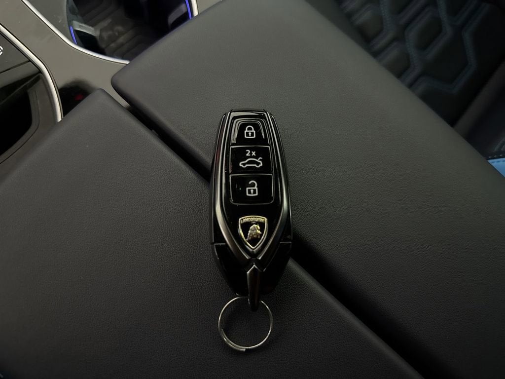 2025 Lamborghini Urus SE