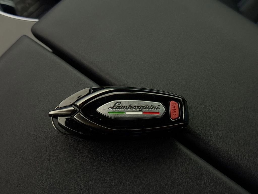 2025 Lamborghini Urus SE