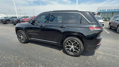 2022 Jeep Grand Cherokee Summit