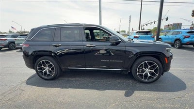 2022 Jeep Grand Cherokee Summit