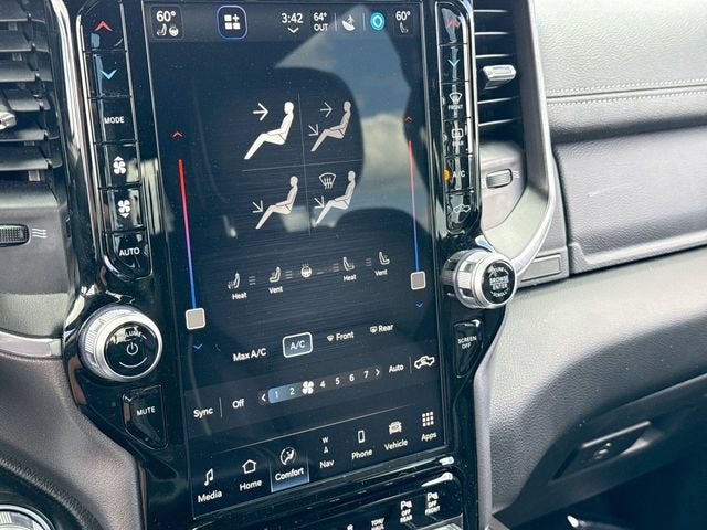 2023 RAM 1500 Laramie Crew Cab 4x4 5'7" Box