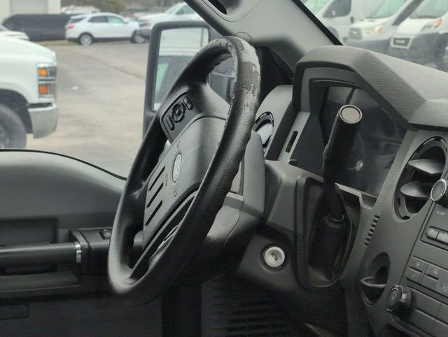 2013 Ford Super Duty F-350 DRW XL