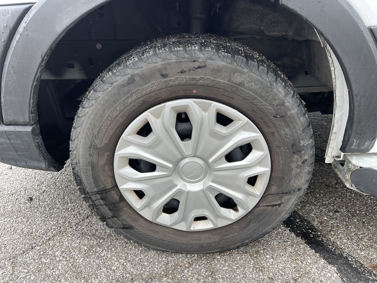 2023 Ford Transit Cargo Van T-250 130" Low Rf 9070 GVWR RWD