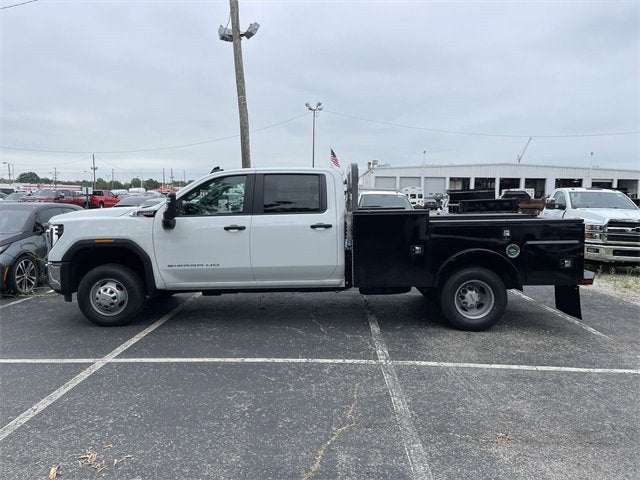 2025 GMC Sierra 3500 HD Chassis Cab Pro