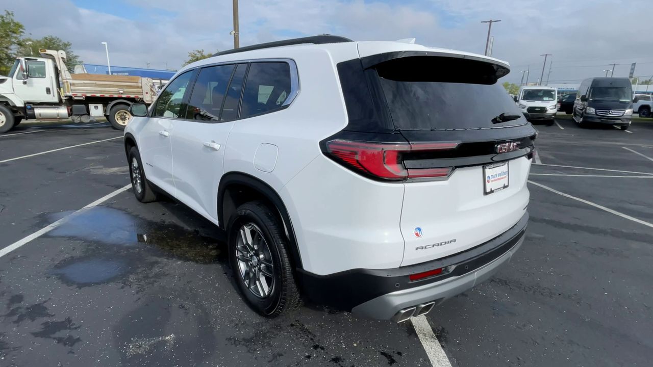 2025 GMC Acadia Elevation