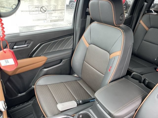 2026 GMC Canyon AT4 - Photo 25