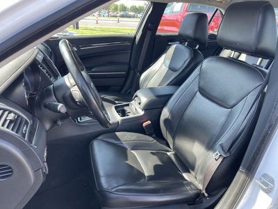 2022 Chrysler 300 Touring L
