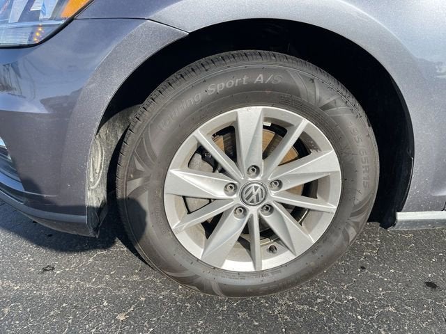 2019 Volkswagen Golf S