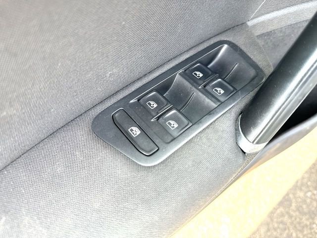 2019 Volkswagen Golf S