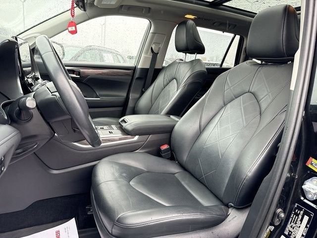 2021 Toyota Highlander Hybrid Platinum