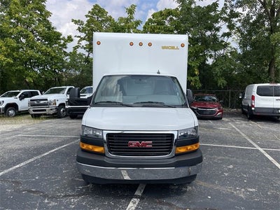 2025 GMC Savana Cutaway 3500 1WT