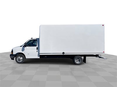 2025 GMC Savana Cutaway 3500 1WT