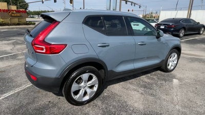 2021 Volvo XC40 Momentum
