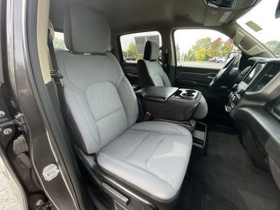 2020 RAM 1500 Big Horn Crew Cab 4x4 5'7" Box