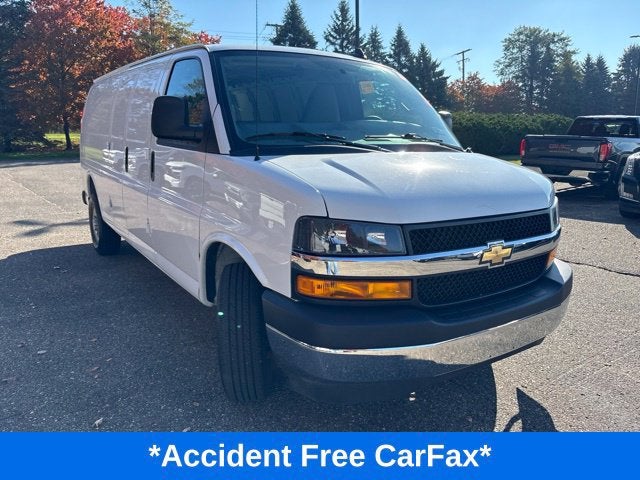 2025 Chevrolet Express Cargo WT