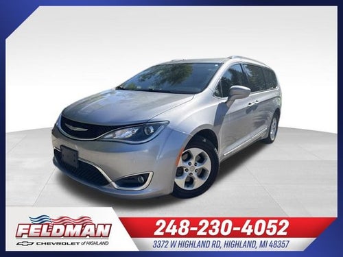2017 Chrysler Pacifica Touring-L Plus
