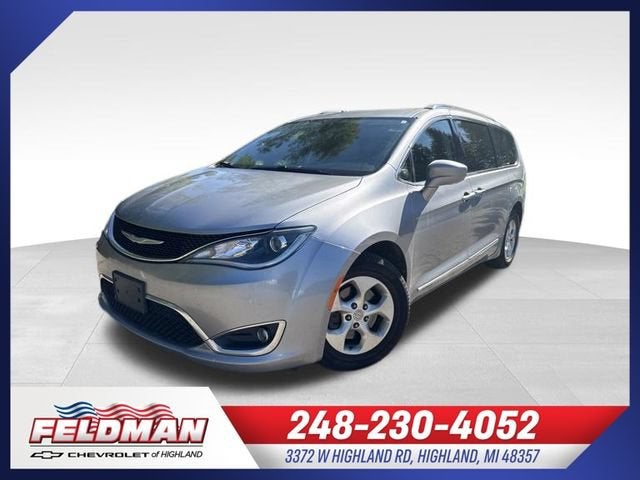 2017 Chrysler Pacifica Touring-L Plus